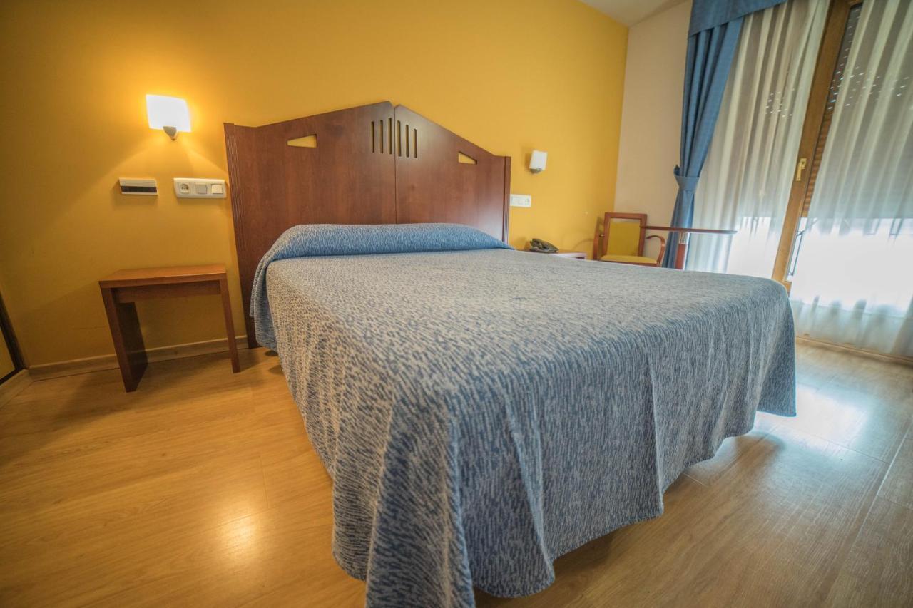 Hotel Cruces Belmonte De Miranda